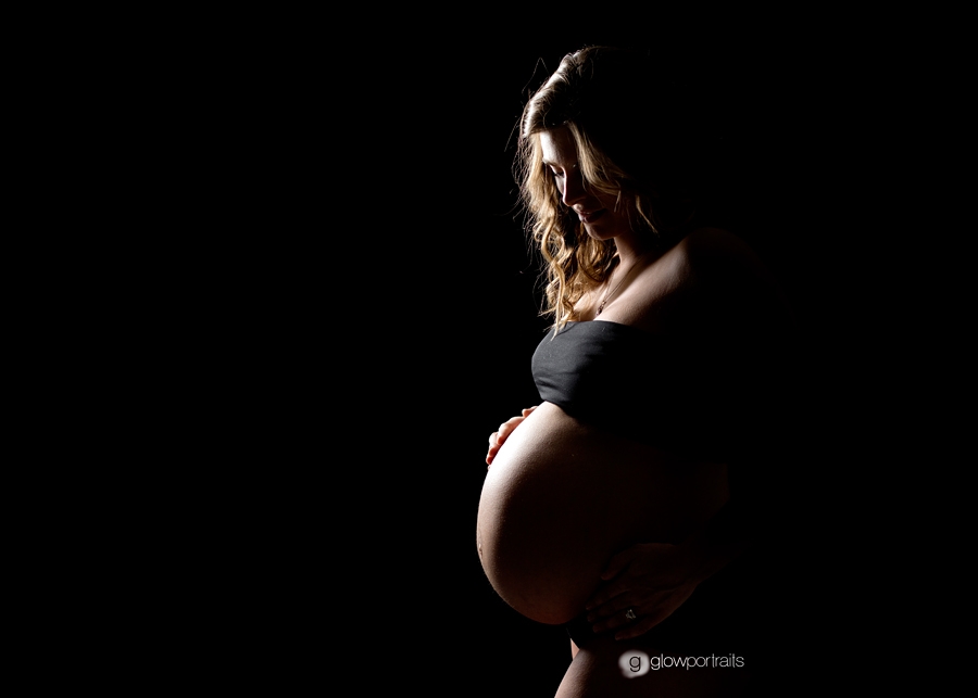 grande prairie, alberta maternity photographer strip lighting, silhouette materntiy posing