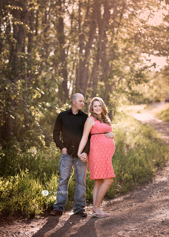 outdoor maternity session with couple