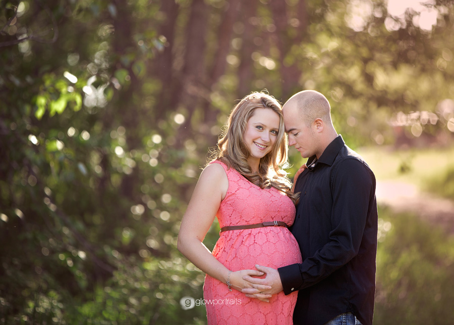 outdoor pregnancy photo session