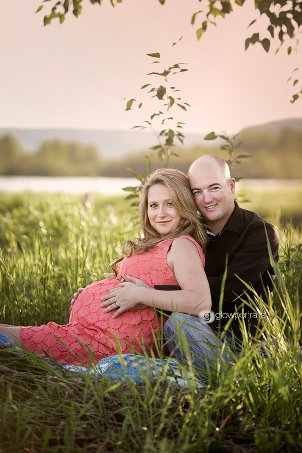 lake and river maternity session
