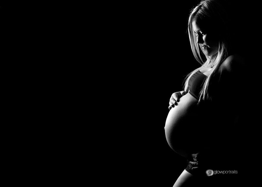 maternity silhouette pose