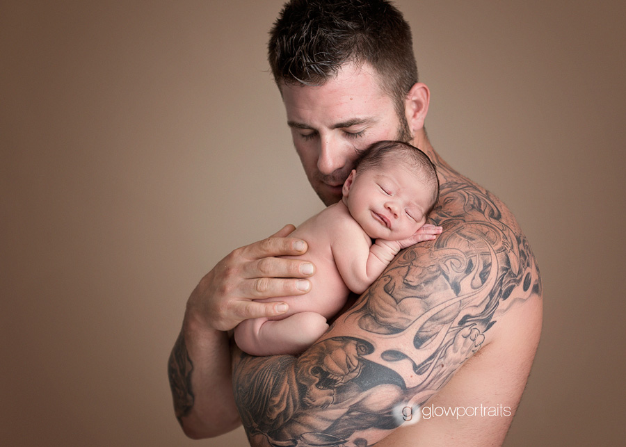 glow portraits newborn photographer dad and newborn pose