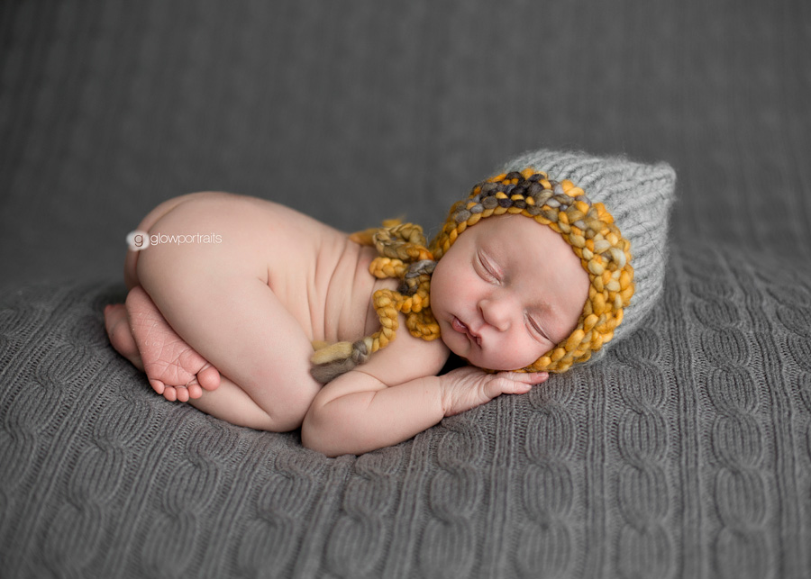 fort_st_john_newborn_photographer tushie up pose