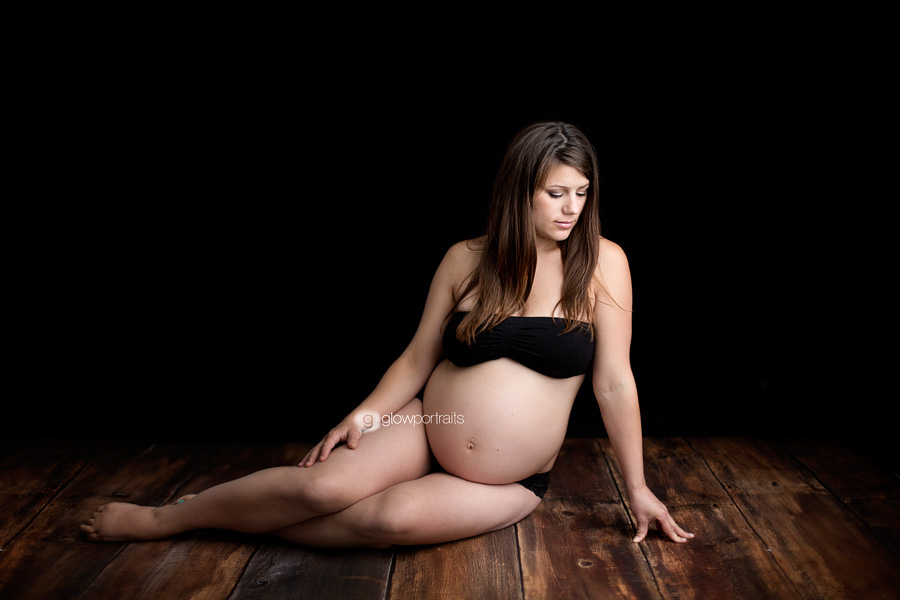 fort nelson maternity photographer lying side pose for maternity