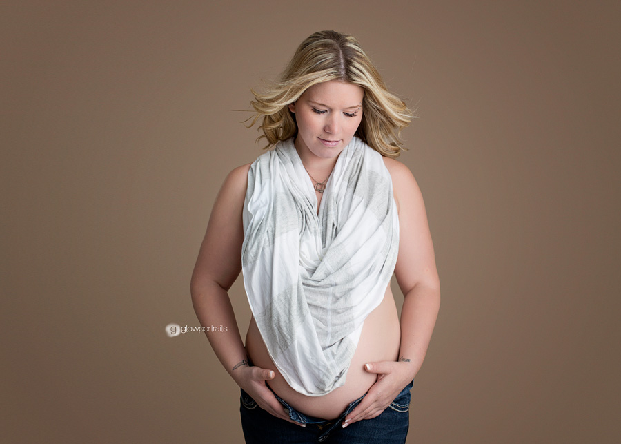 front view holding belly for maternity session