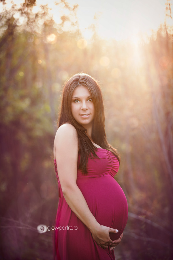 expecting mom posing for photo session