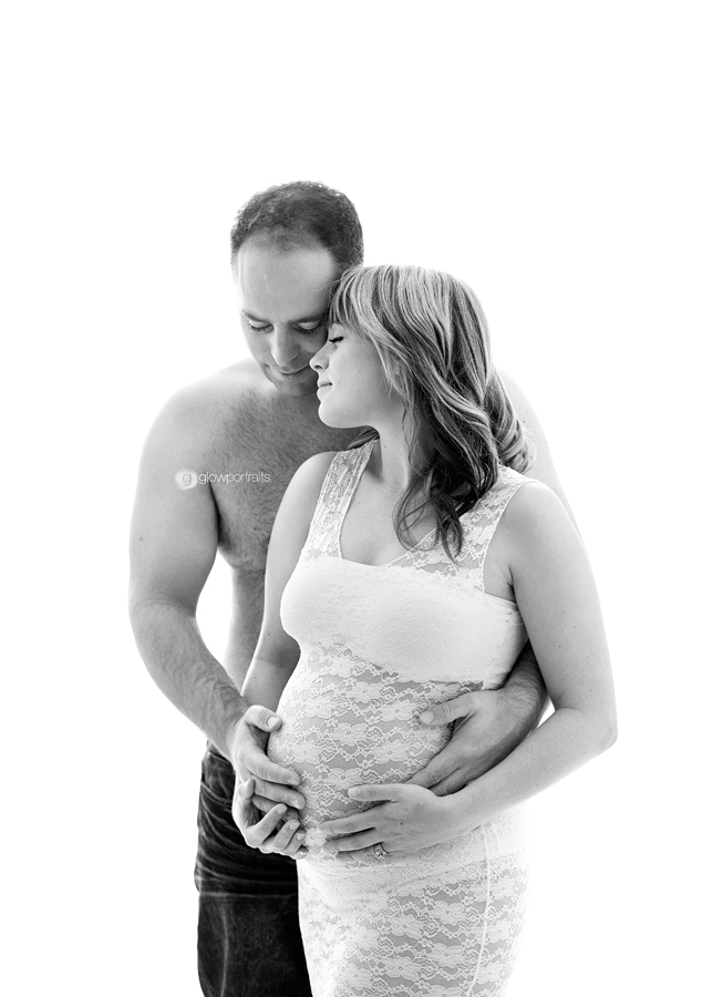 couples maternity photography pose