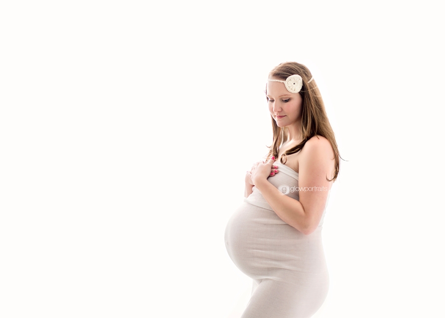 high key maternity pose