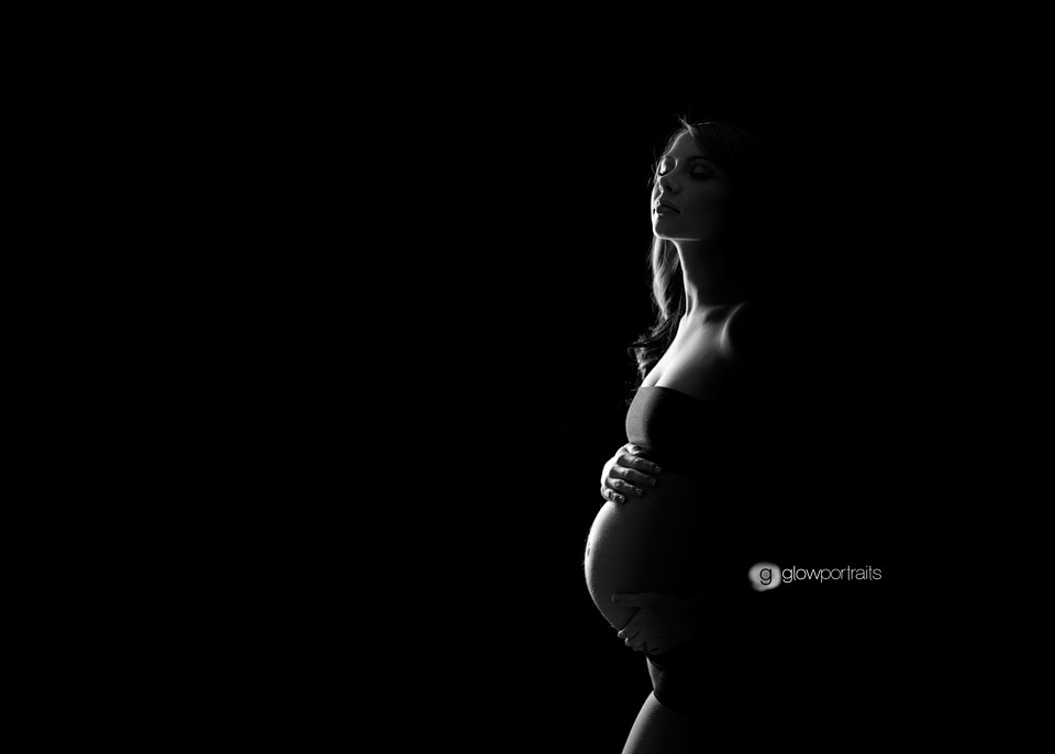 black white maternity pose silhouette