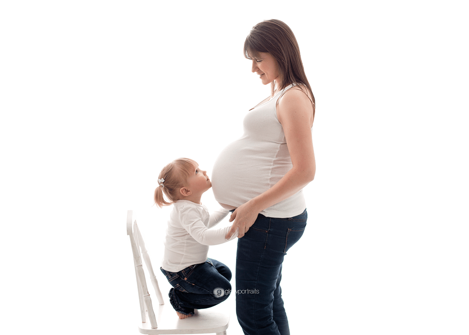 mom and daughter maternity session