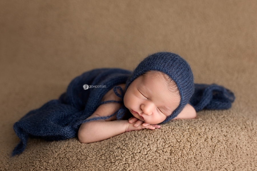 newborn photographer glow portraits