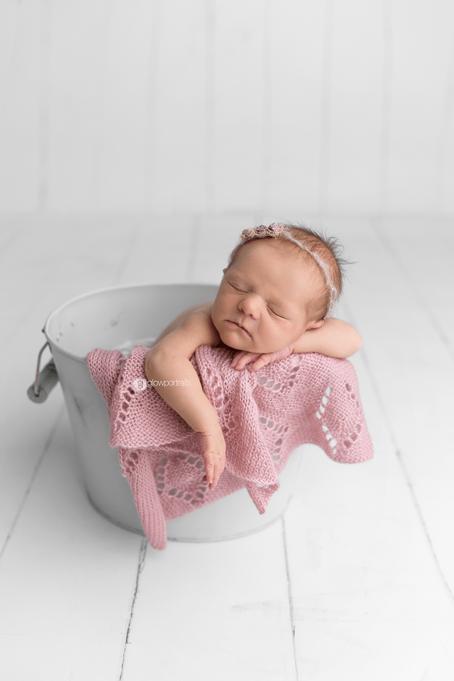 baby photographer glow portraits
