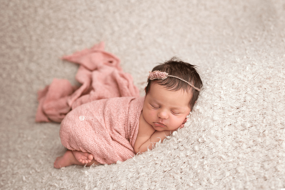 glow-portraits-canada-newborn