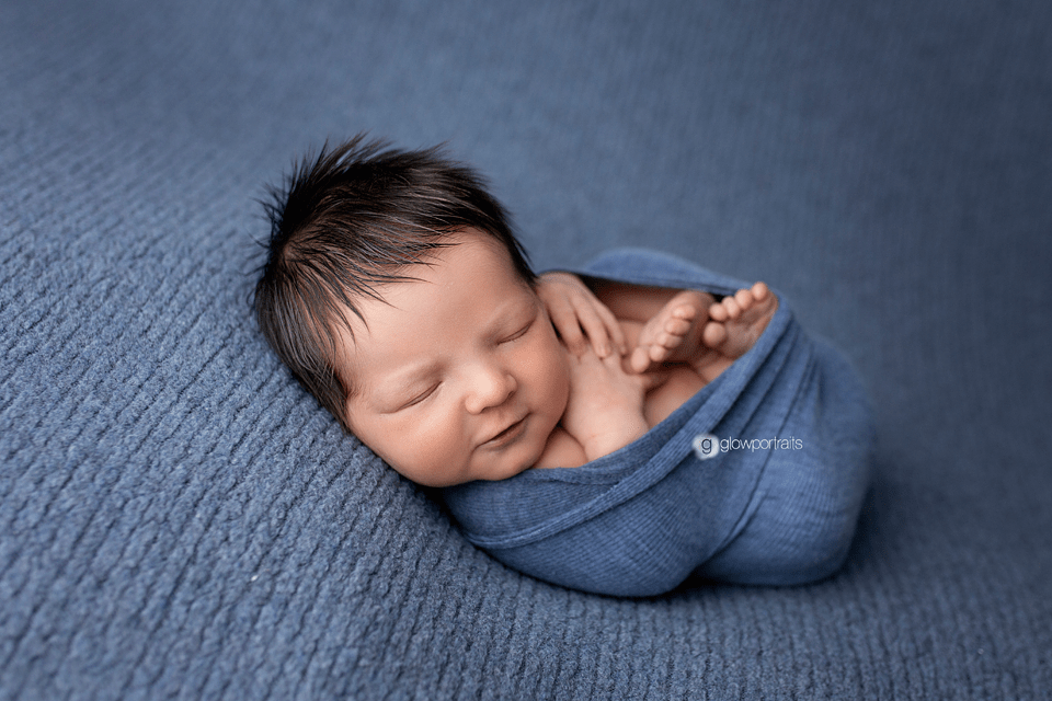 newborn photographer glow portraits