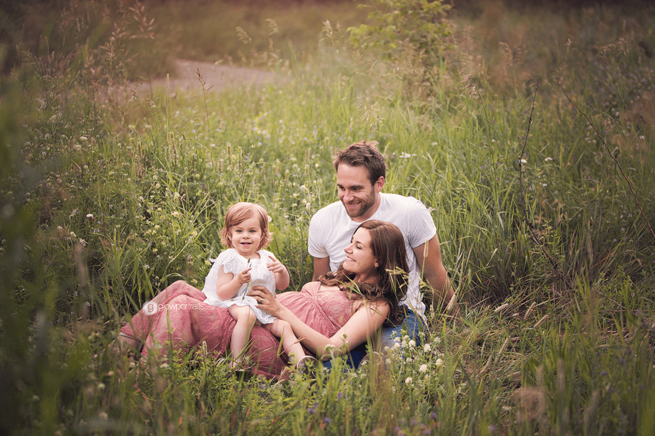 glow portraits maternity photographer