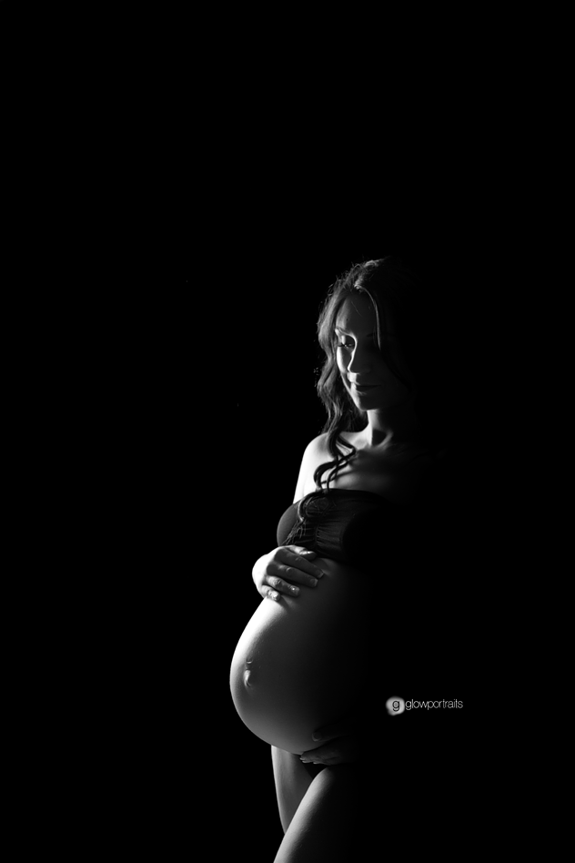 glow portraits maternity